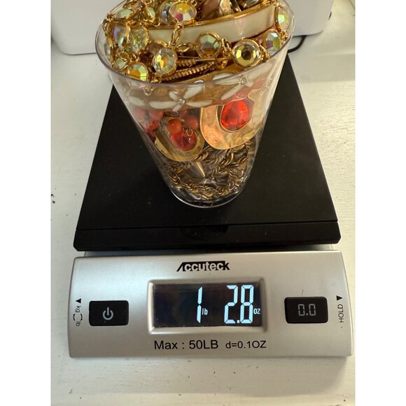 Gold-Tone Jewelry Lot Mystery Wearable Assorted Styles & Colors 1lb+ Mixed Earri - Picture 4 of 16